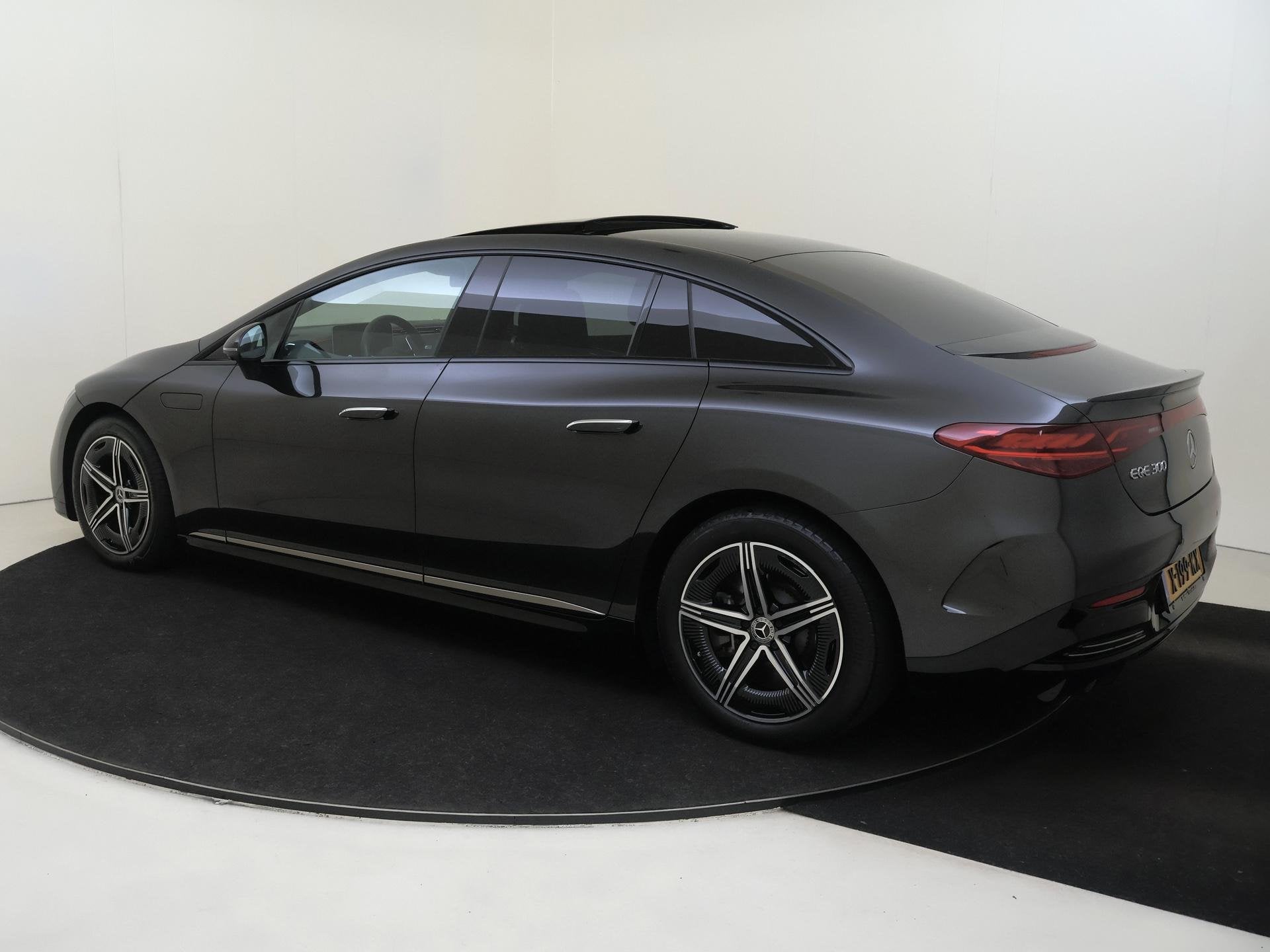Mercedes-Benz EQE 300 AMG Line 89 kWh / Panaroma-dak / Memor, Auto's, Achterwielaandrijving, Gebruikt, 89 kWh, EQE