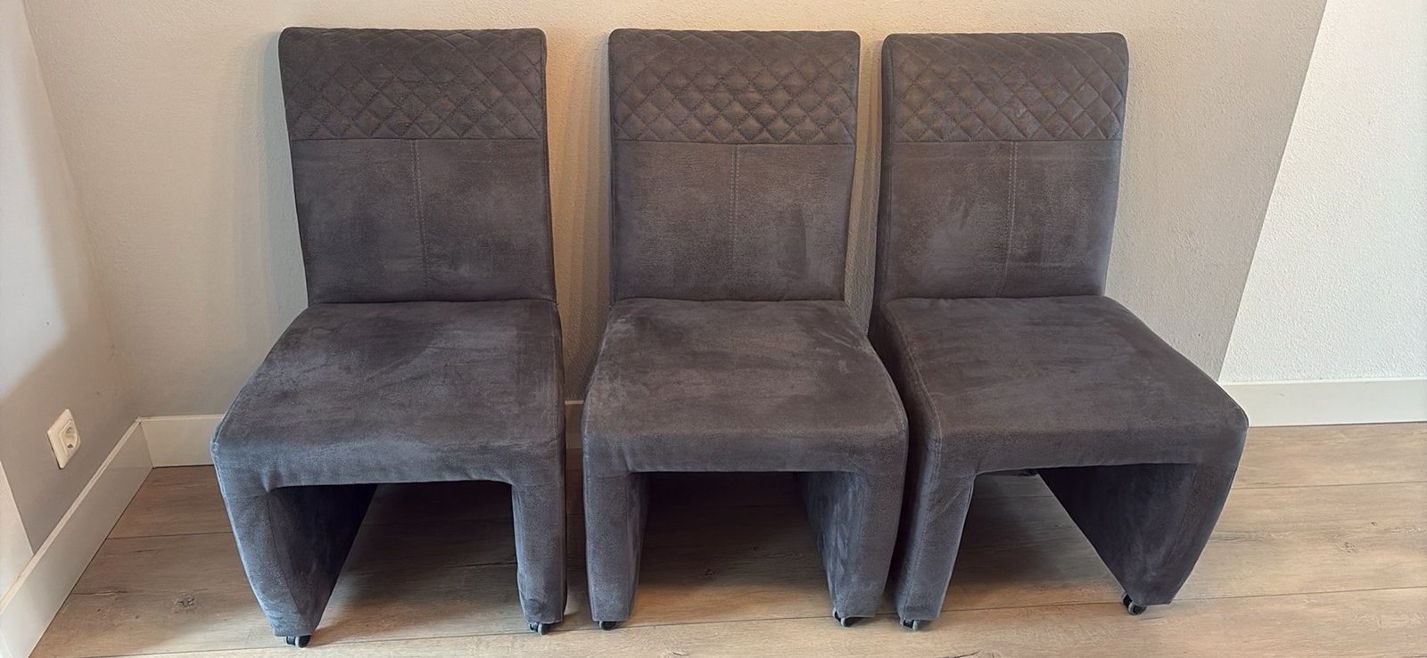 3 verrijdbare eettafelstoelen, Huis en Inrichting, Stoelen, Ophalen, Drie, Leer, Zo goed als nieuw