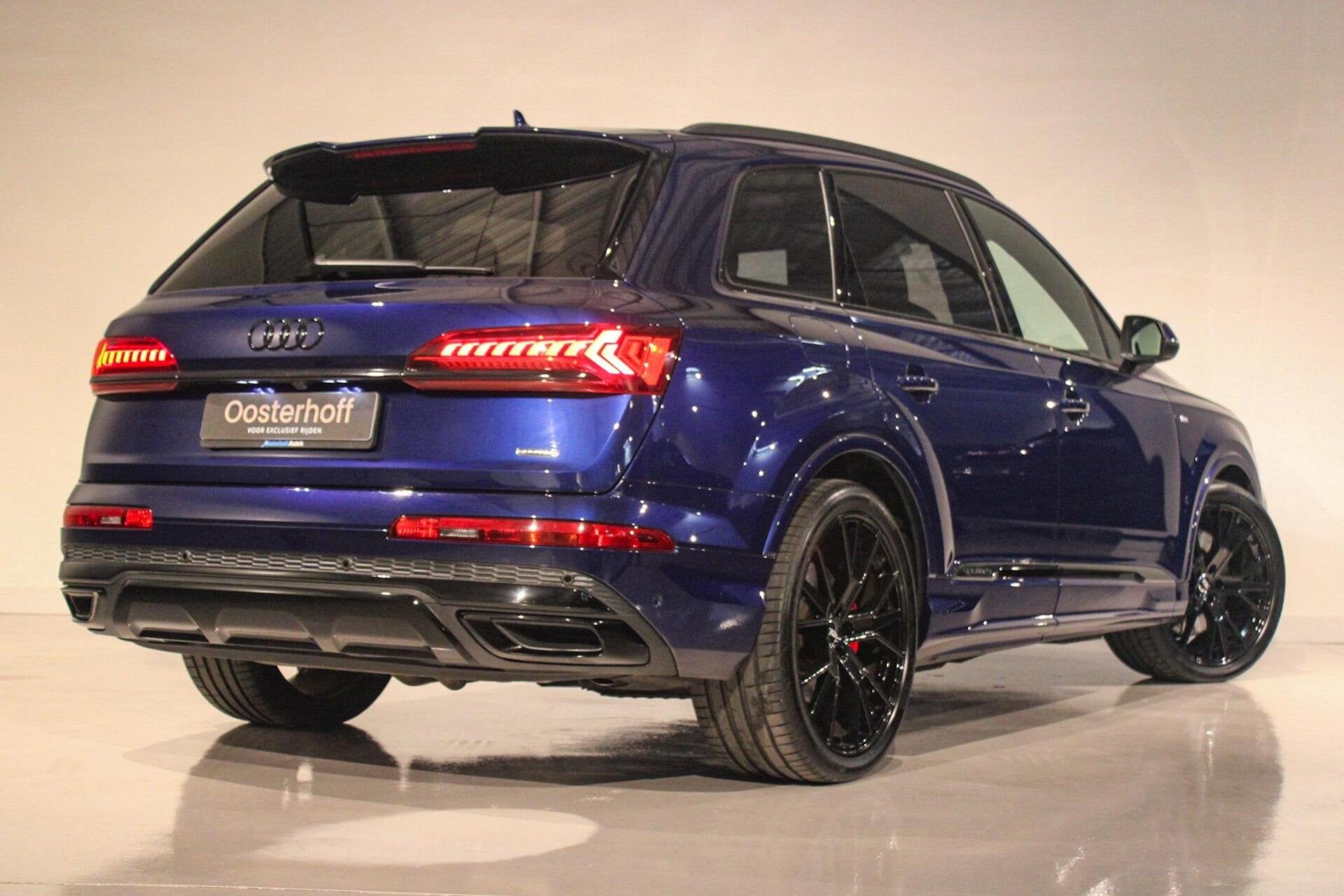 Audi Q7 55 TFSI e Quattro Pro Line Plus PANO | HUD | LUCHTV, Auto's, Automaat, Dealer onderhouden, Gebruikt, 2995 cc