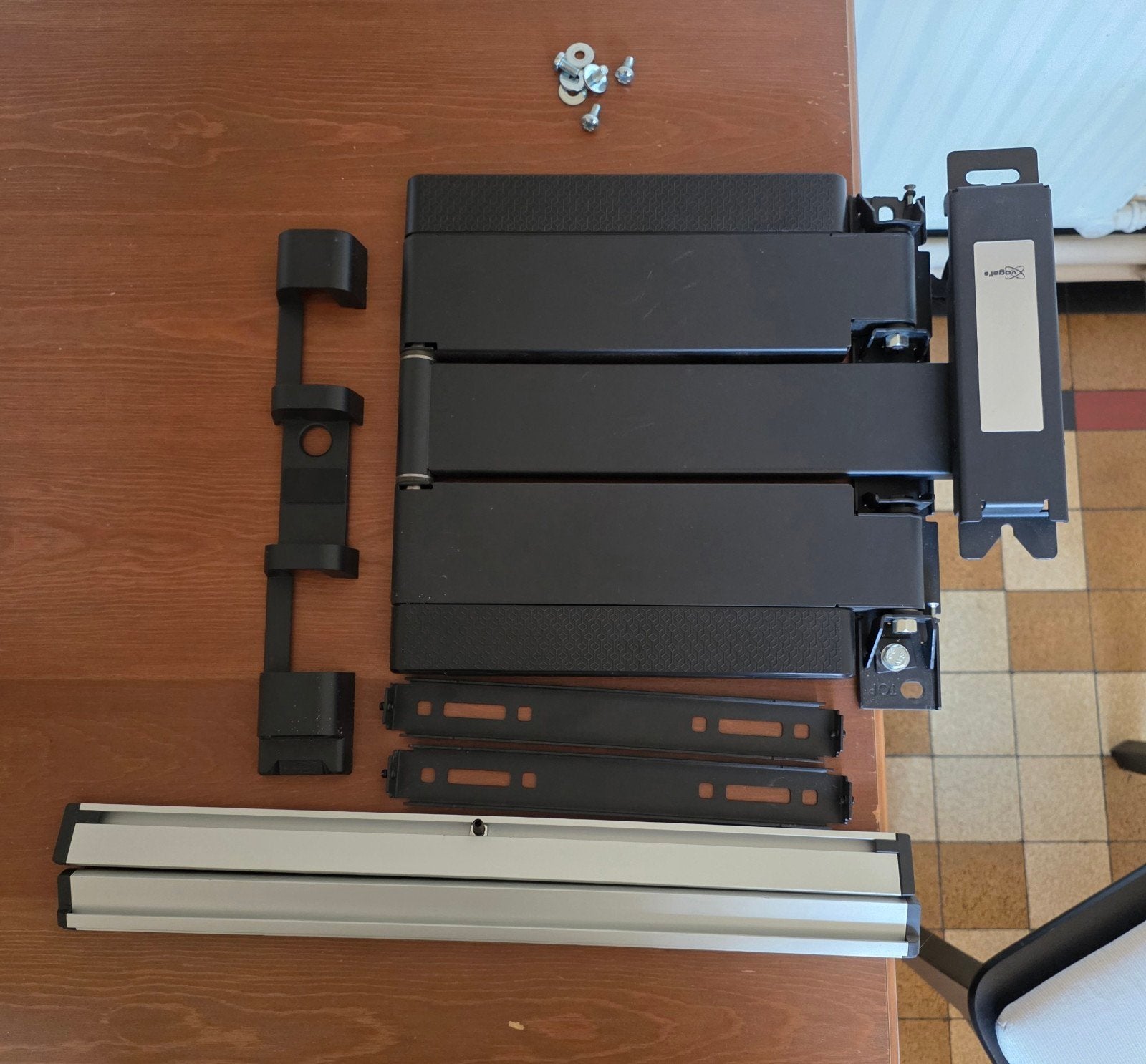 Vogel's TV beugel met zwenk (tot 55"), Ophalen, Gebruikt