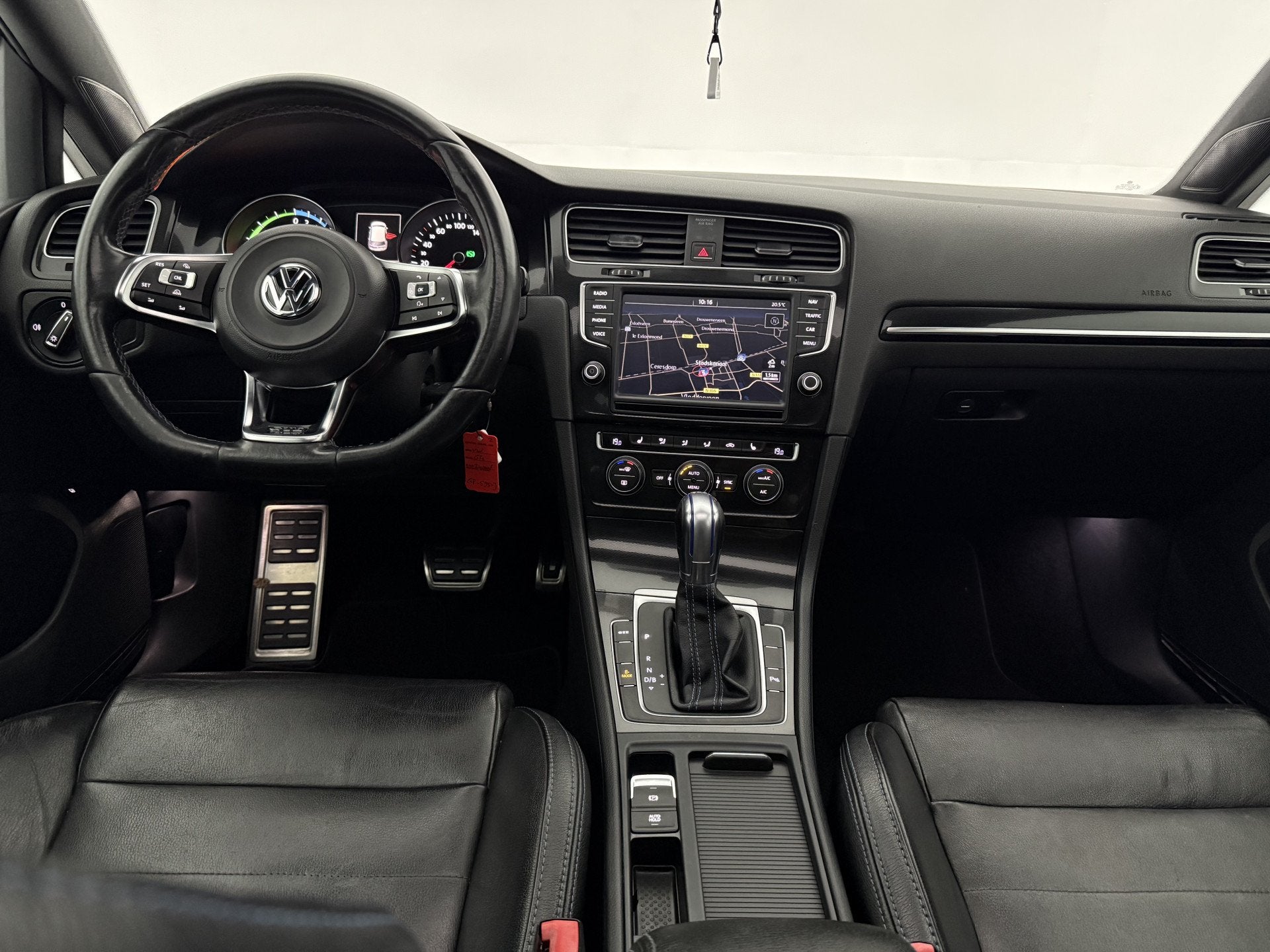 Volkswagen Golf 1.4 TSI GTE | Pano | Sfeer | DSG | Cruise |, Auto's, Gebruikt, Euro 6, 4 cilinders, Zwart