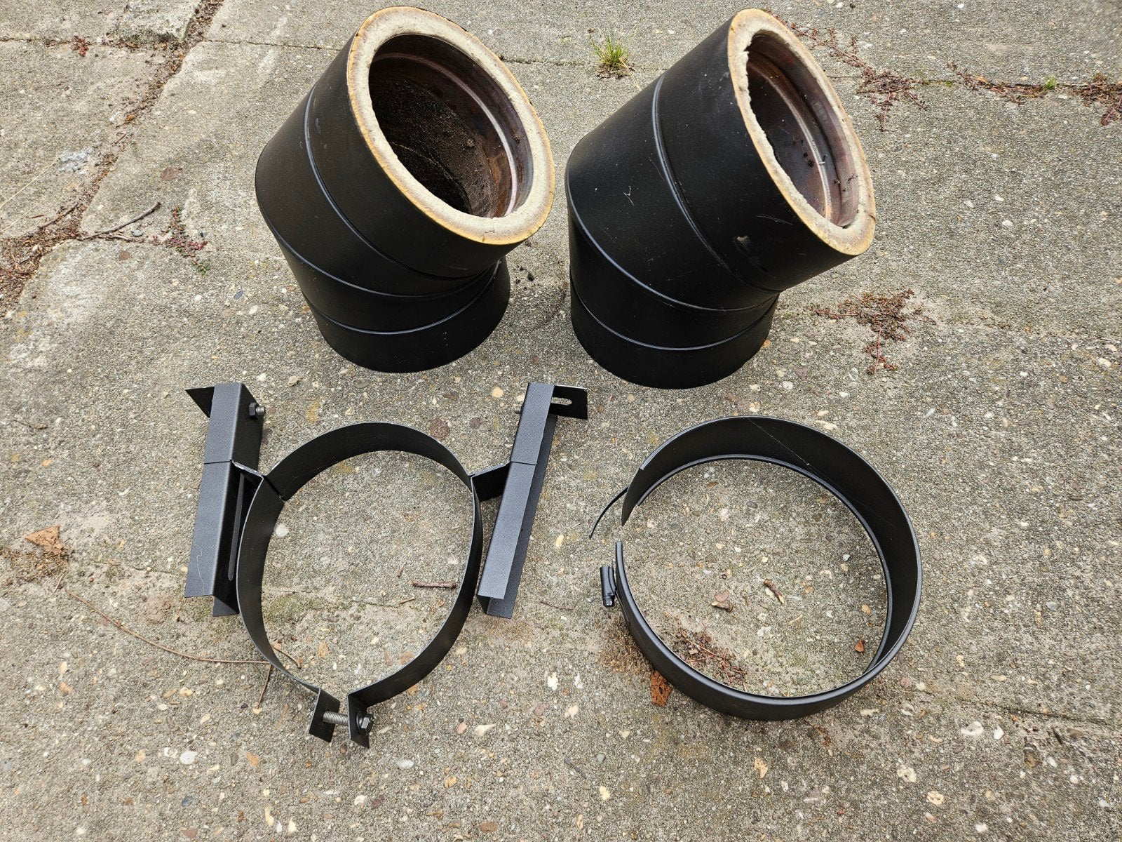 2x 45 graden bocht dubbelwandige kachelpijp incl. beugels, Ophalen, Zo goed als nieuw, Houthaard