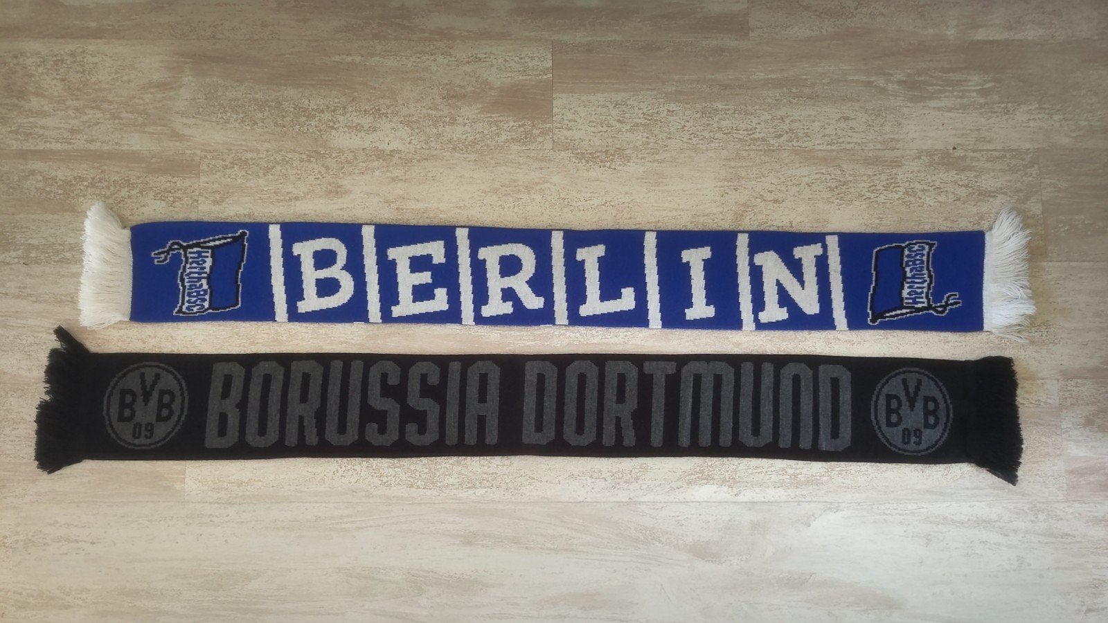 Voetbalsjaals: Hertha BSC (Berlin) en Borussia Dortmund, Overige maten, Sjaal, Gedragen, Diverse