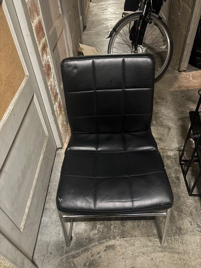 Set van 4 zwarte stoelen, een doorgezakt, Ophalen, Gebruikt, Minder dan 100 cm, Rechthoekig