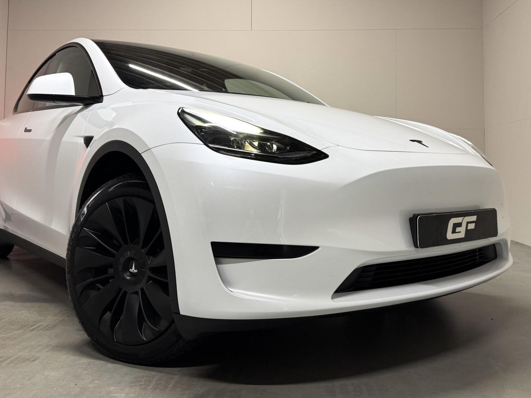 Foto 61 van Tesla Model Y RWD 58 kWh 92% SOH Black Edition Trekhaak FSD