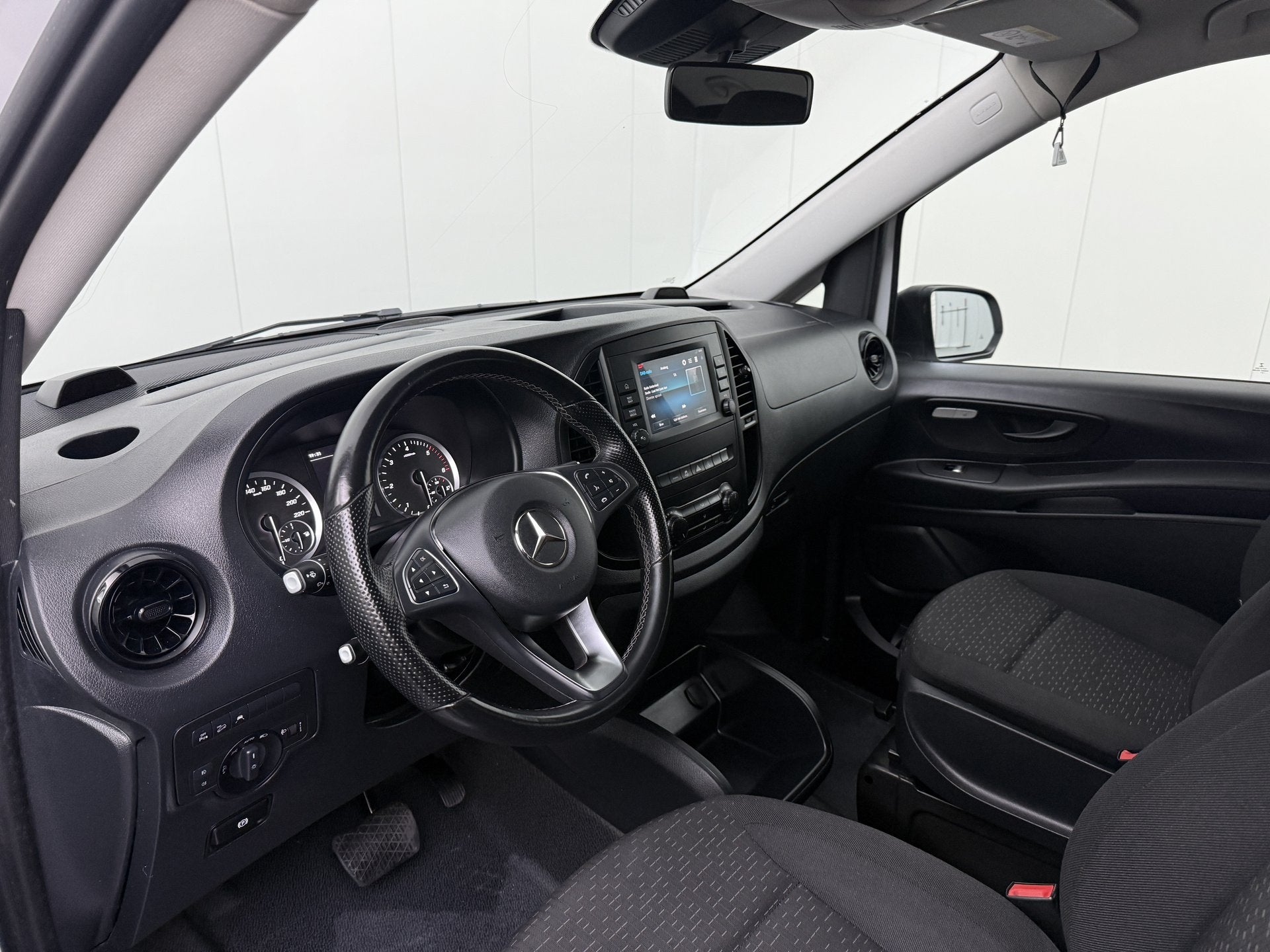 Mercedes-Benz Vito 119CDi Automaat Lang 4x4 Dubbele Cabine |, Auto's, Stof, Gebruikt, Zwart, Wit