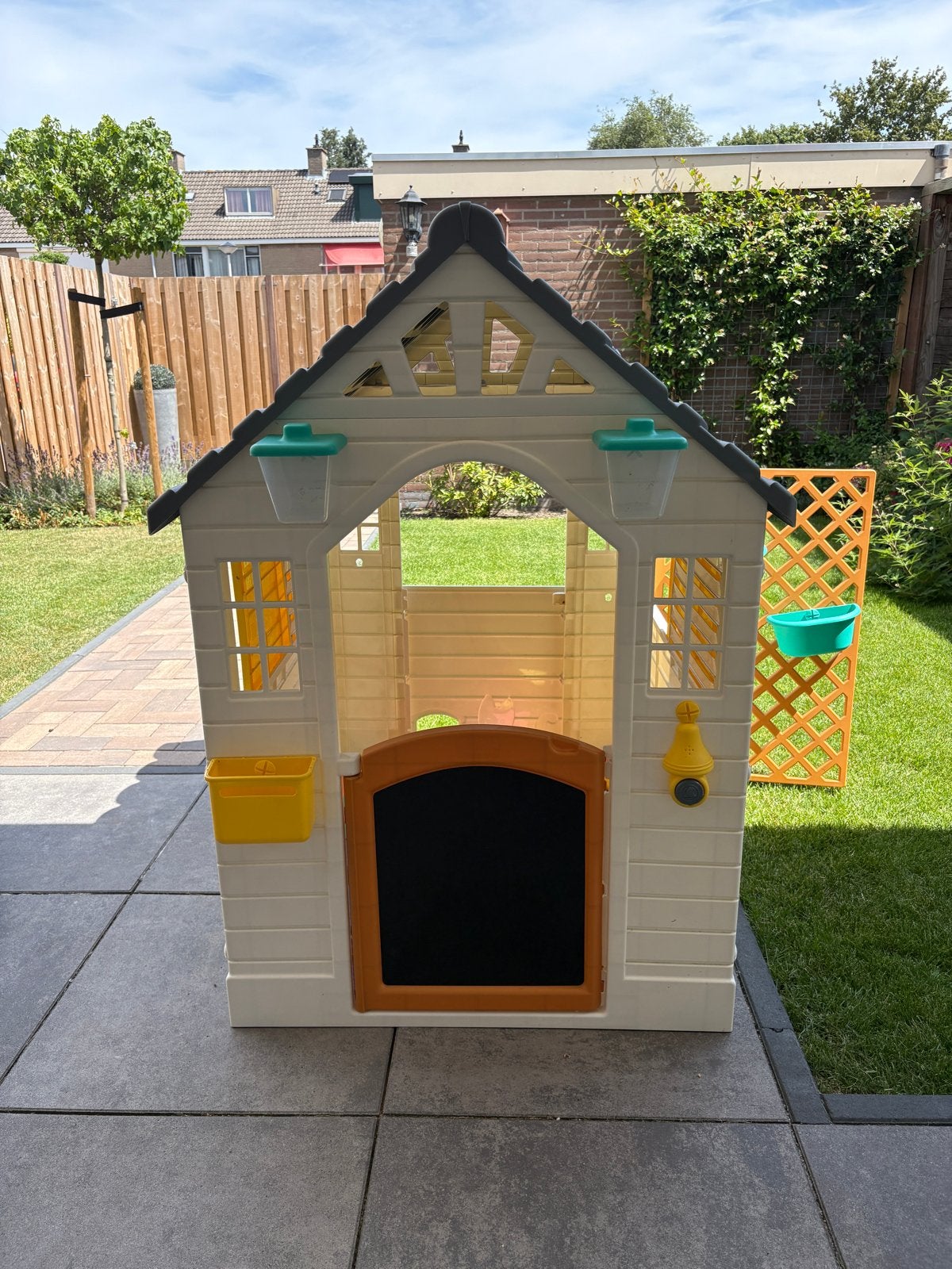 Smoby Speelhuisje met krijtbord en accessoires, Ophalen, Zo goed als nieuw, Kunststof