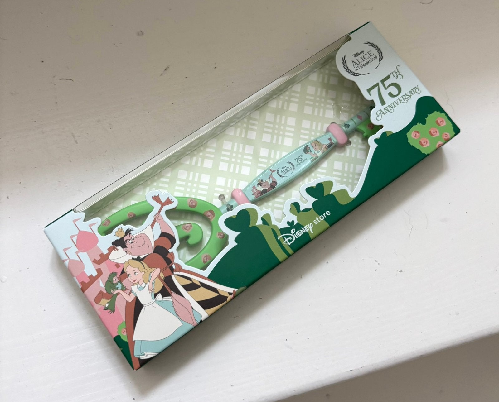 Disney Key Alice in Wonderland Limited Edition, Ophalen of Verzenden, Overige figuren, Nieuw, Beeldje of Figuurtje
