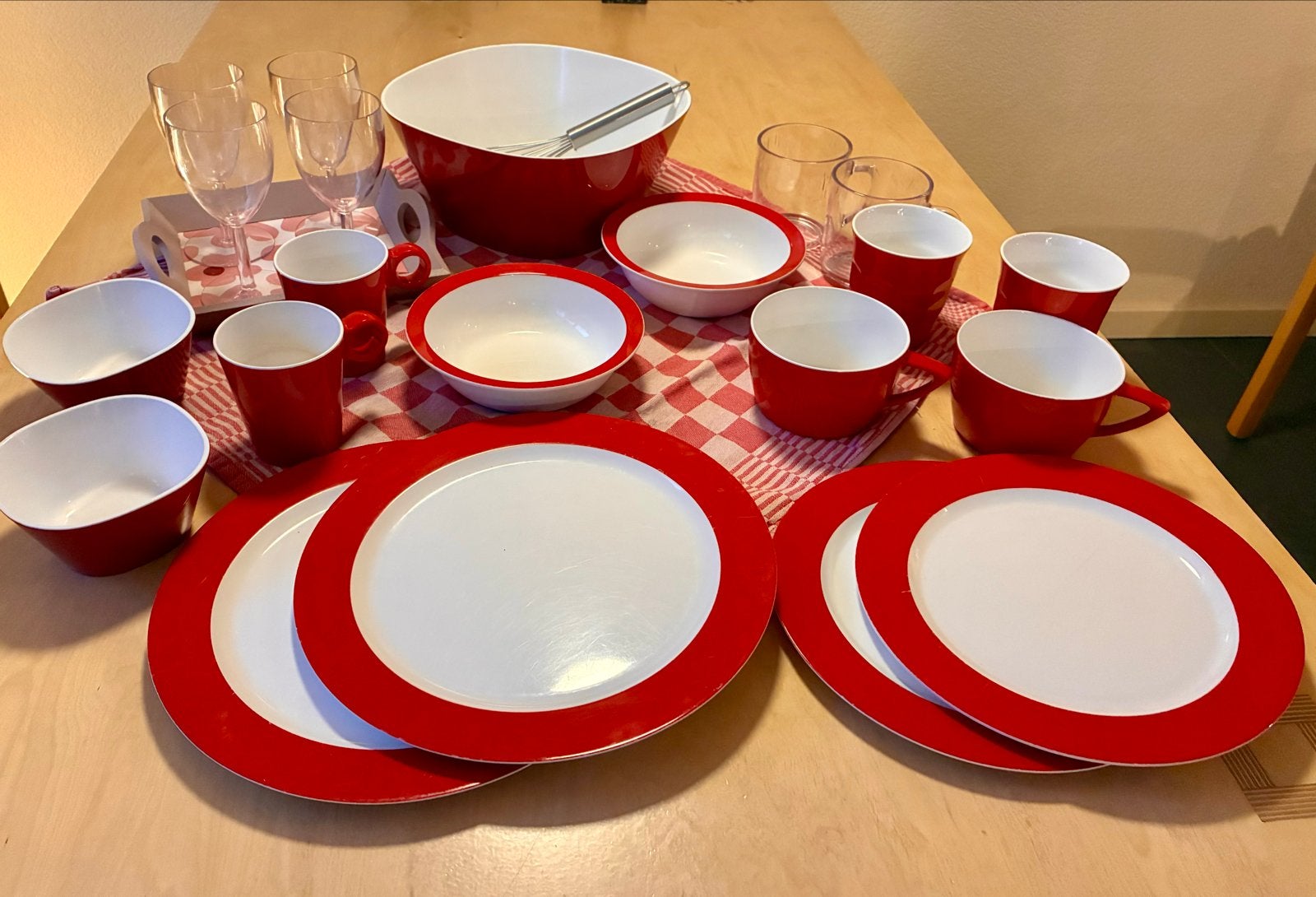 Uitgebreid kampeerservies, Mepal -Rosti  (rood-wit), Ophalen of Verzenden, Gebruikt