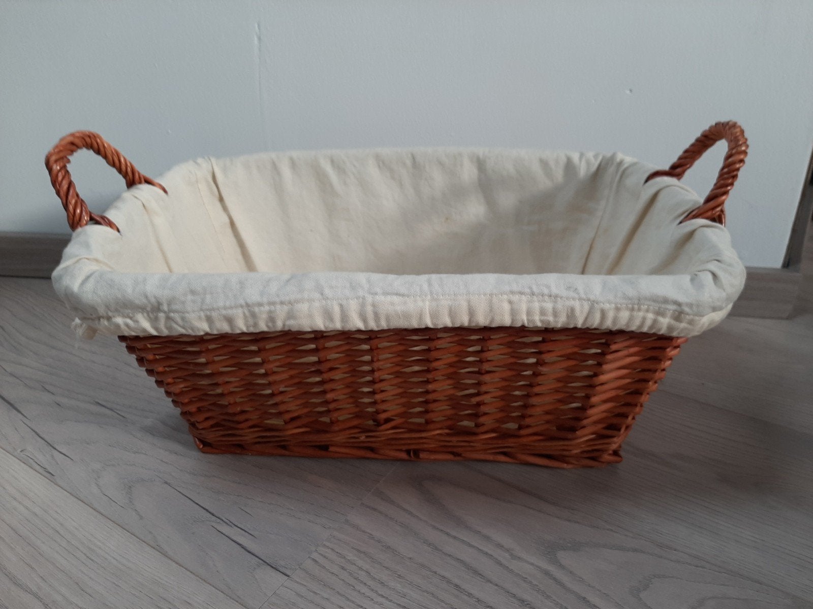 Rieten mand, ongeveer 45 x 30 cm., Huis en Inrichting, Woonaccessoires | Schalen en Manden, Gebruikt, Mand, Ophalen of Verzenden