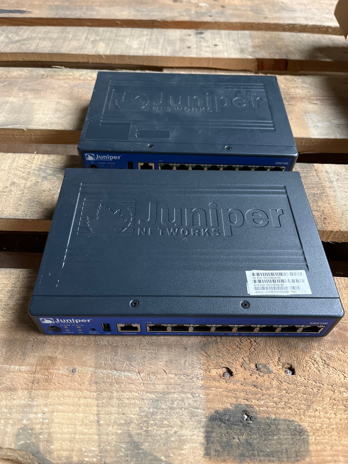 Juniper SRX100 - 2 stuks, Ophalen of Verzenden, Juniper, Email, Adres