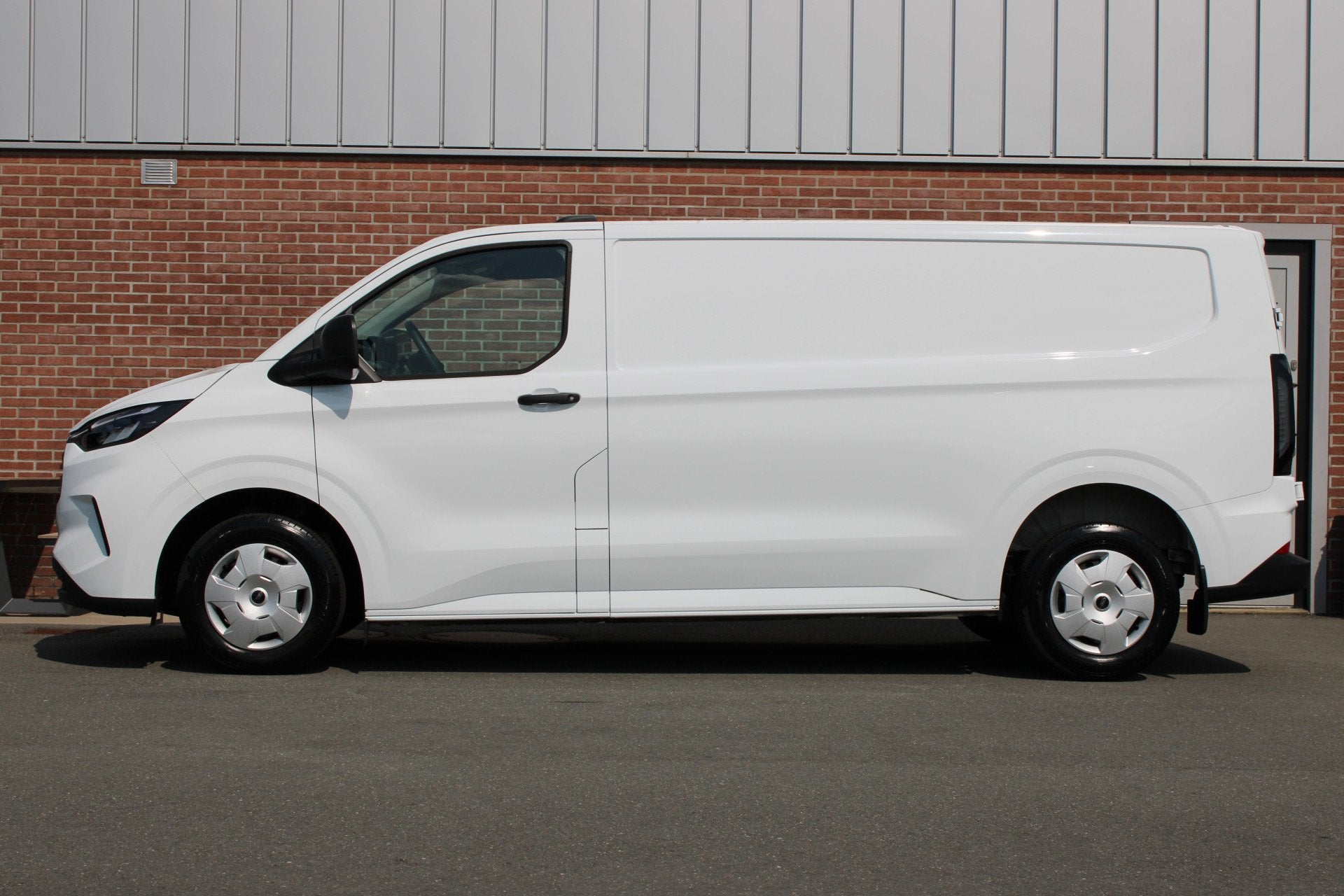 Ford Transit Custom 300 2.0 TDCI L2H1 136PK Trend |CAMERA|CR, Voorwielaandrijving, 136 pk, Gebruikt, 4 cilinders