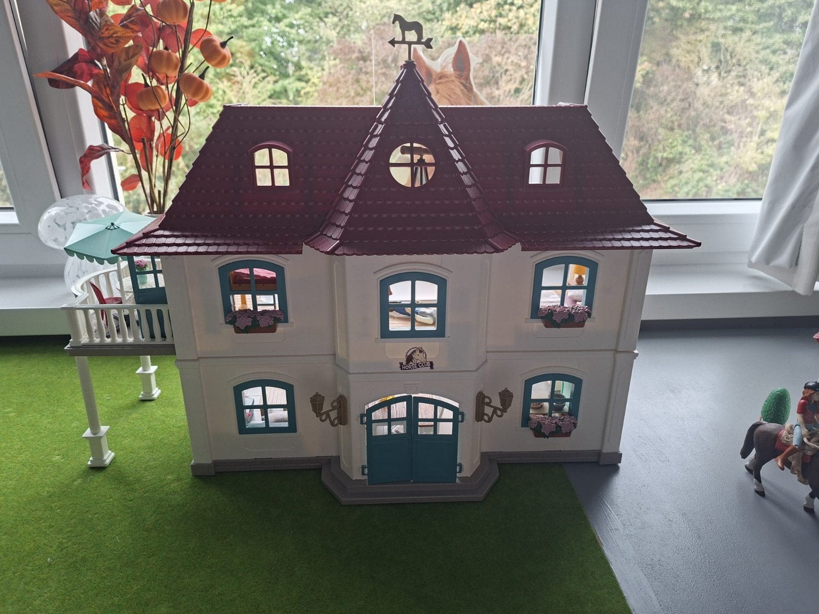 Schleich Woonhuis met Stallen - Zo goed als nieuw, Ophalen, Zo goed als nieuw, Poppenhuis