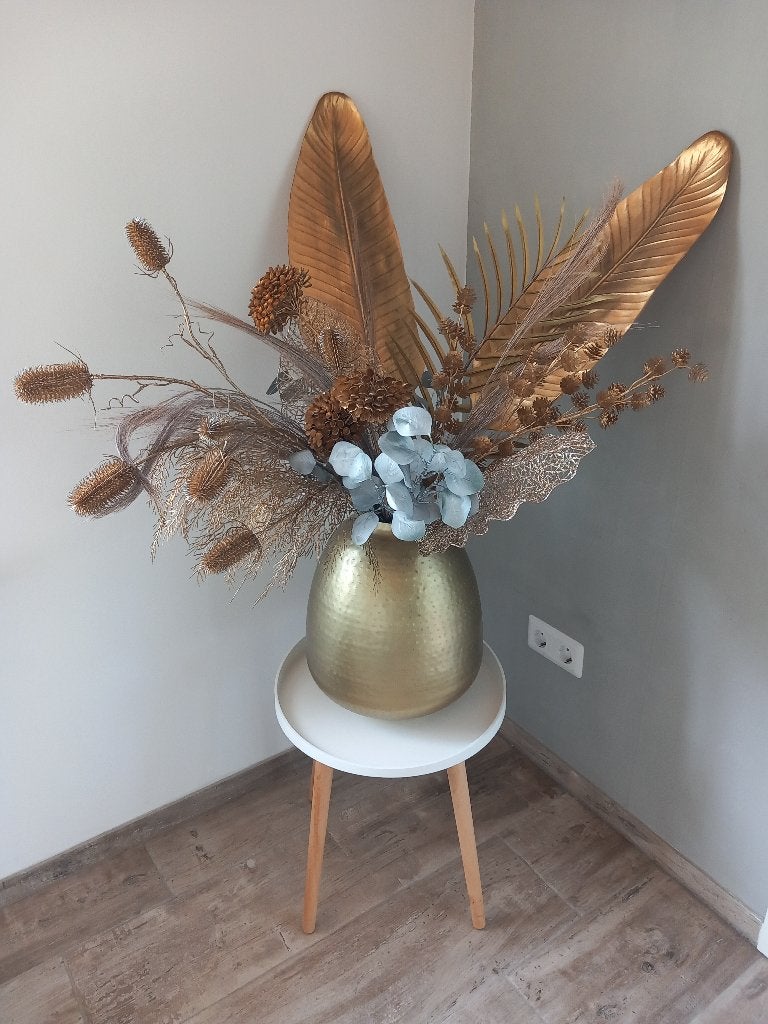 Goudkleurige vaas met mooi en chique boeket, Ophalen, Zo goed als nieuw