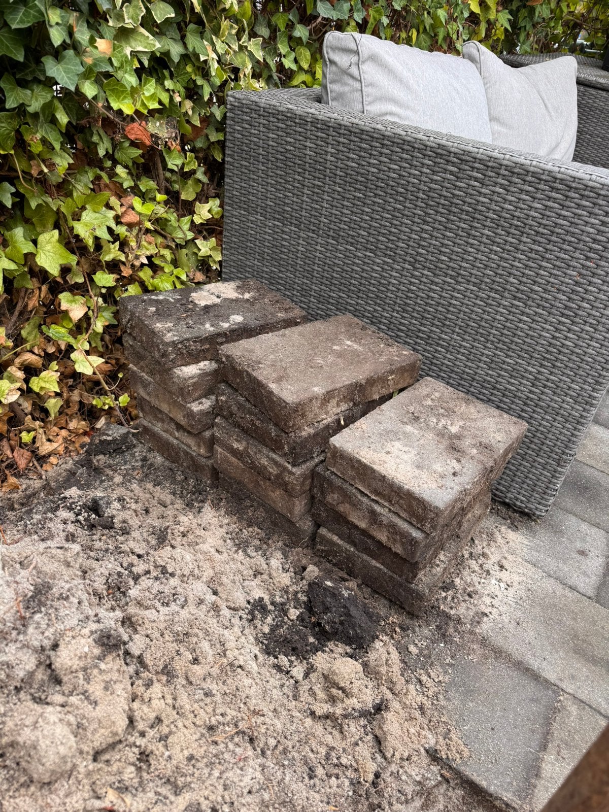 Tegels 22 stuks gratis, Ophalen, Zo goed als nieuw, Beton, Terrastegels