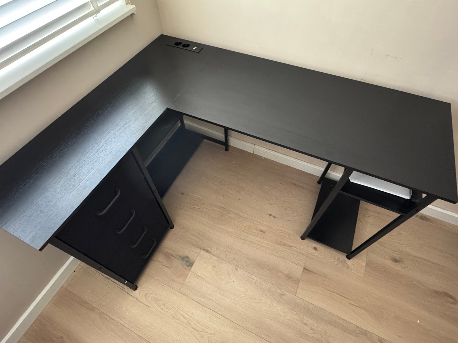 L vormig bureau zwart MOET WEG!, Ophalen, Zo goed als nieuw