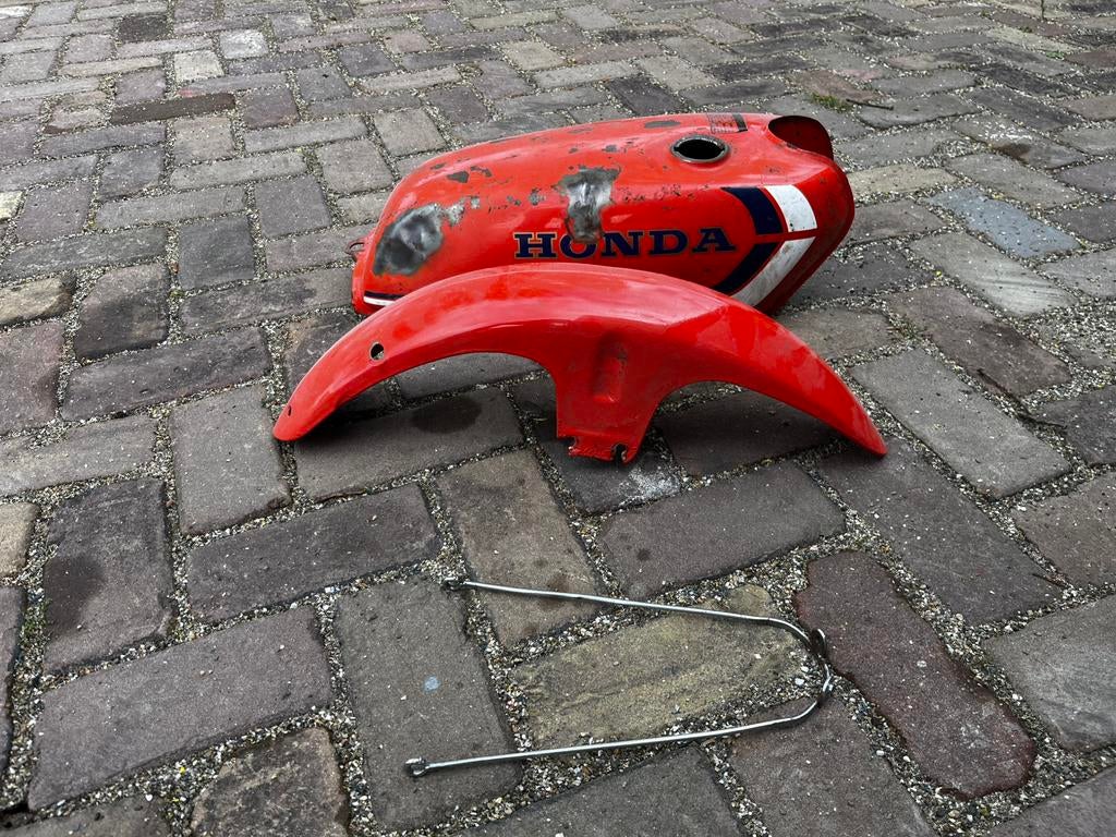 Honda cb 50 tank en spatbord, Ophalen of Verzenden, Gebruikt, Tank, Overige merken