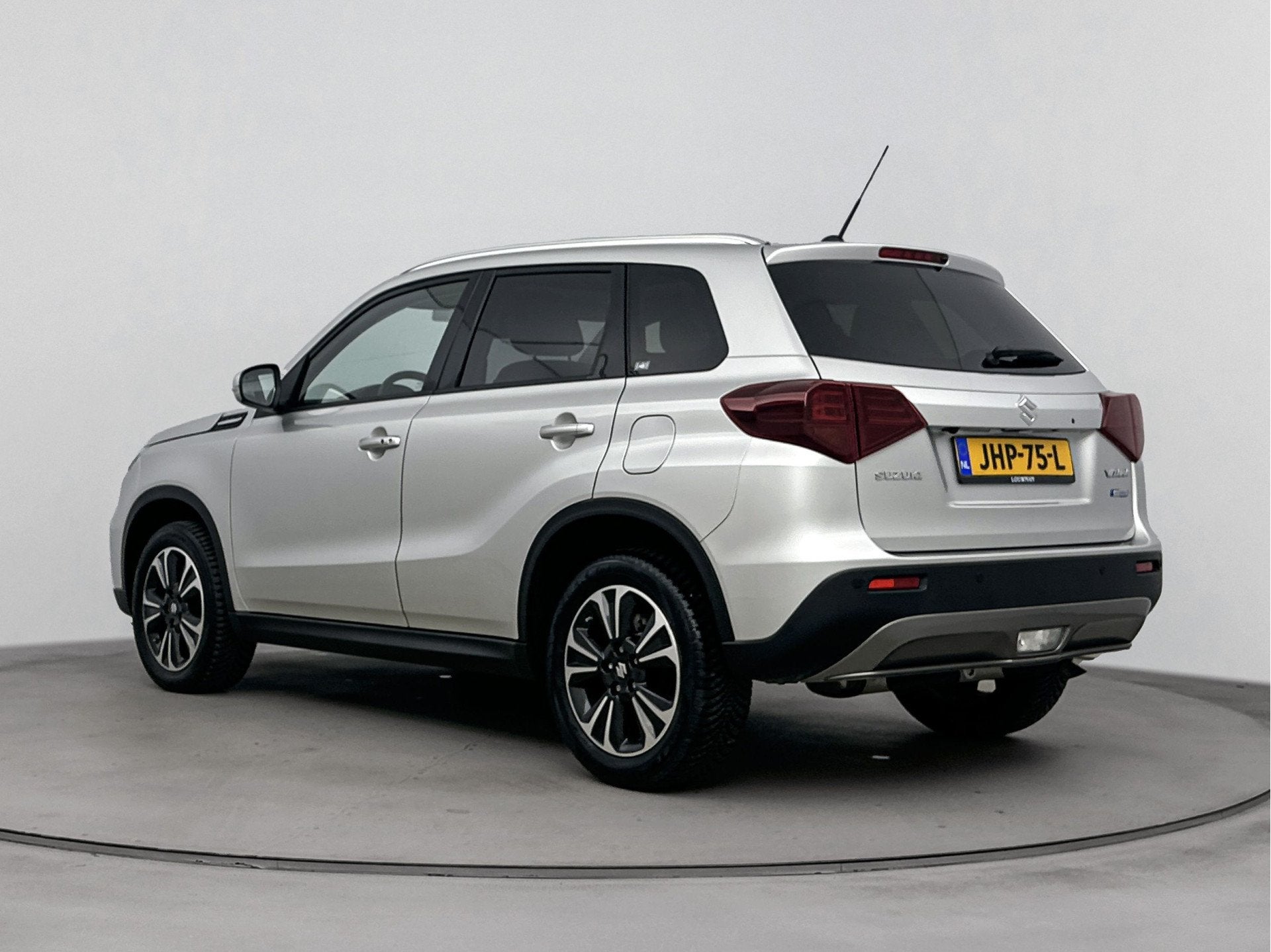 Foto 15 van Suzuki Vitara 1.4 Boosterjet Style Smart Hybrid | Elektrisch