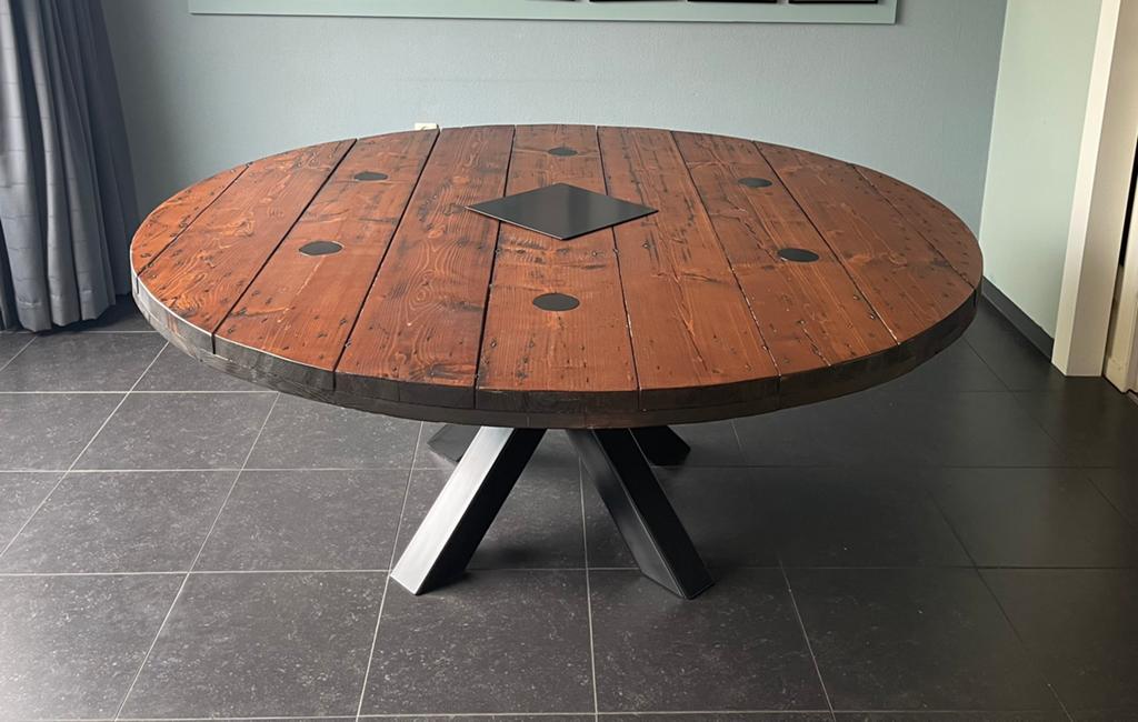 Unieke stoere industriële eettafel, Ophalen, Gebruikt
