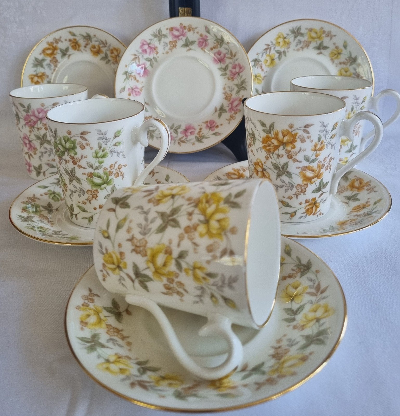 Royal Albert  5 kop  en schotels Chintz rose serie, Ophalen of Verzenden