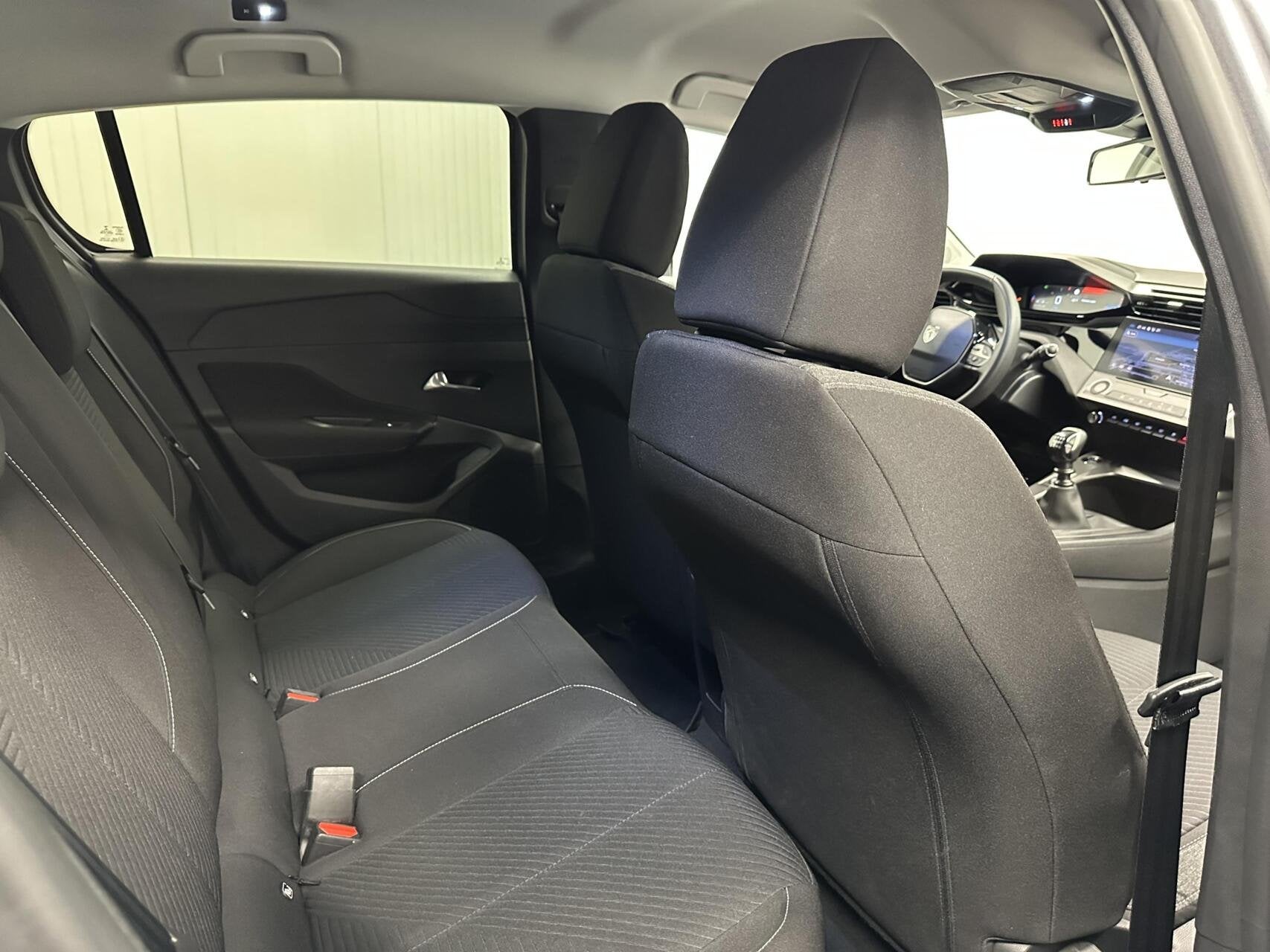 Foto 13 van Peugeot 308 1.2 PureTech Active Pack Business CARPLAY NAVI C