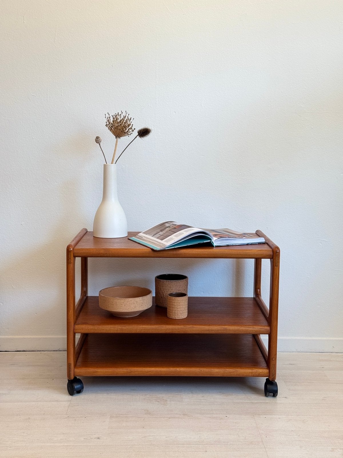 Vintage houten trolley teak 1960, Ophalen, 50 tot 100 cm, Zo goed als nieuw, X