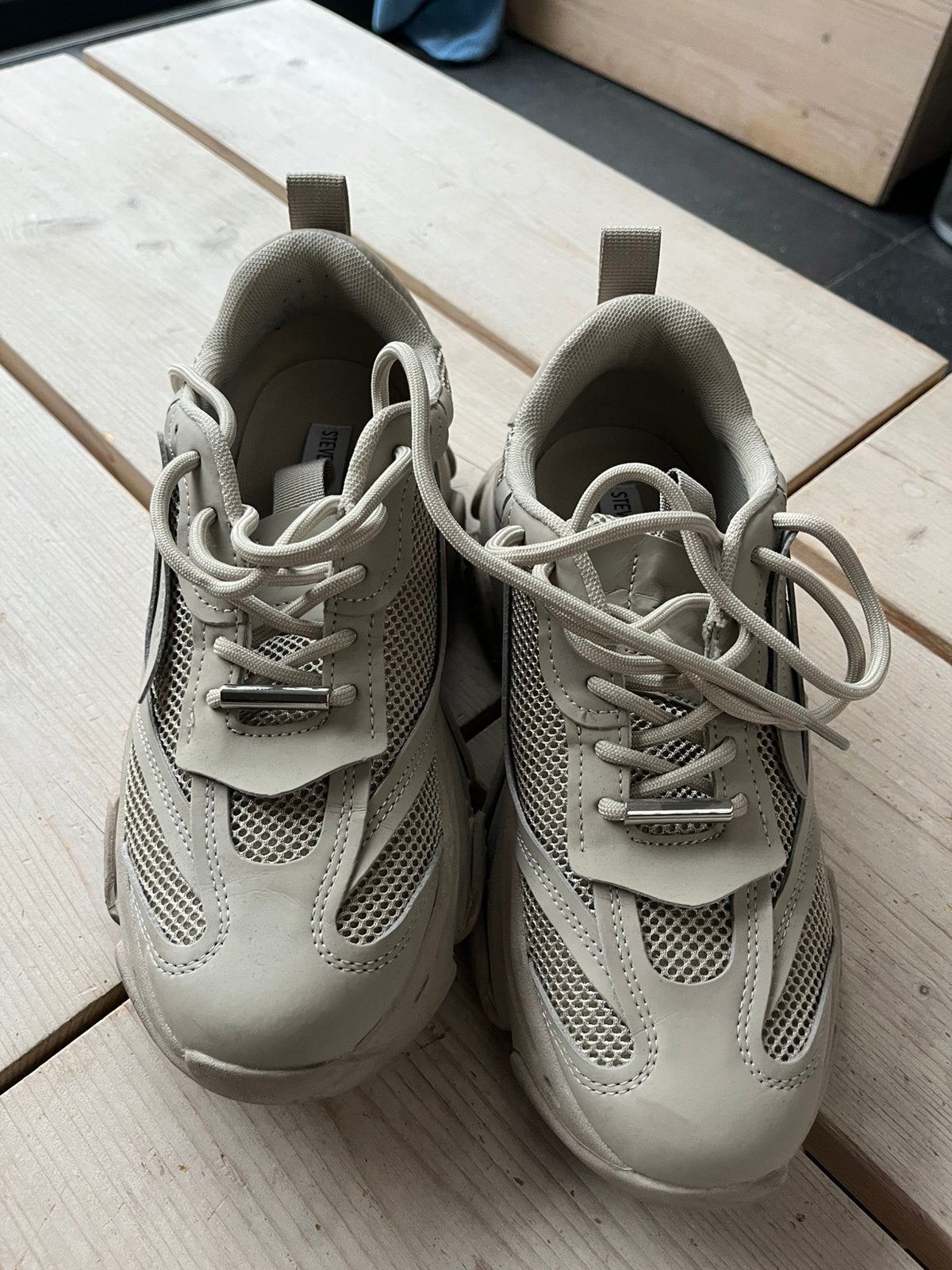 Steve madden 40,5 beige, Ophalen of Verzenden, Zo goed als nieuw, Beige, Sneakers of Gympen