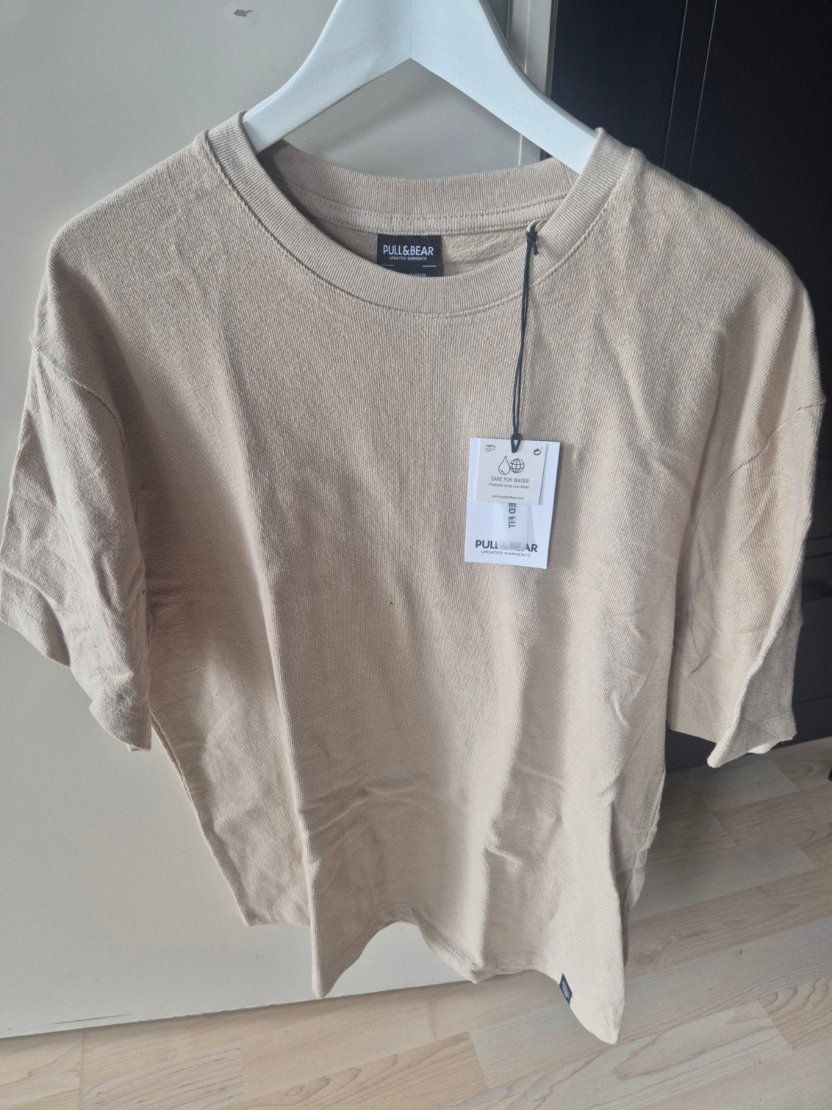 Nieuw Pull&Bear T-shirt - Maat M, Maat 48/50 (M), Beige, Nieuw, Ophalen of Verzenden