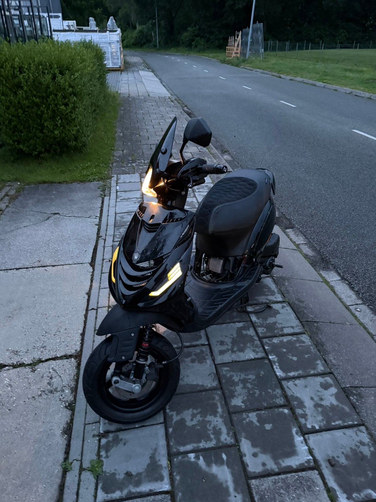 Piaggio zip 80cc, Fietsen en Brommers, Scooters | Piaggio, Ophalen of Verzenden, Zo goed als nieuw, Benzine, Zip