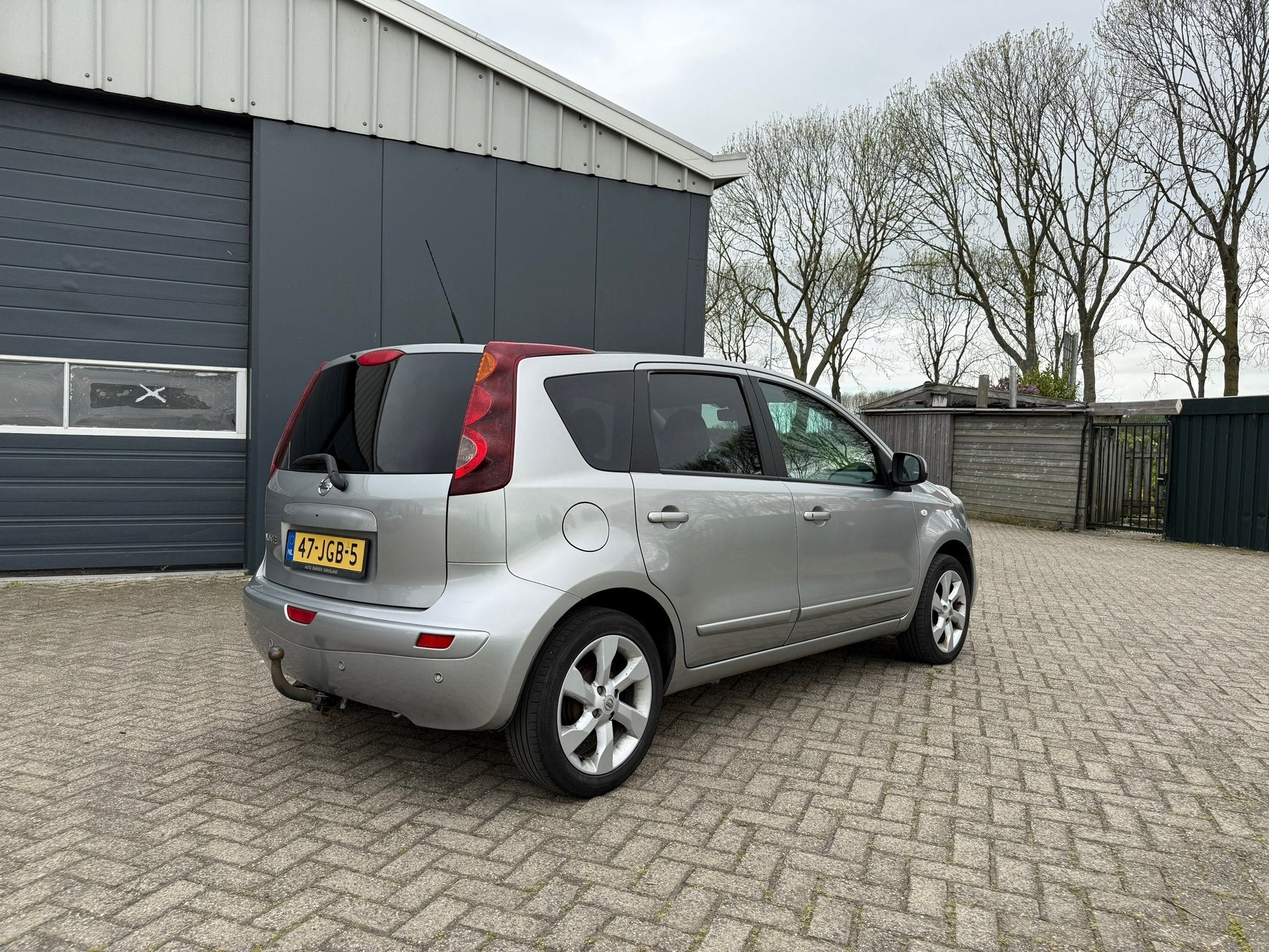 Nissan Note 1.6 Tekna Navigatie/Nieuwe Apk/Parkeersensoren, Auto's, Voorwielaandrijving, 15 km/l, Gebruikt, 4 cilinders