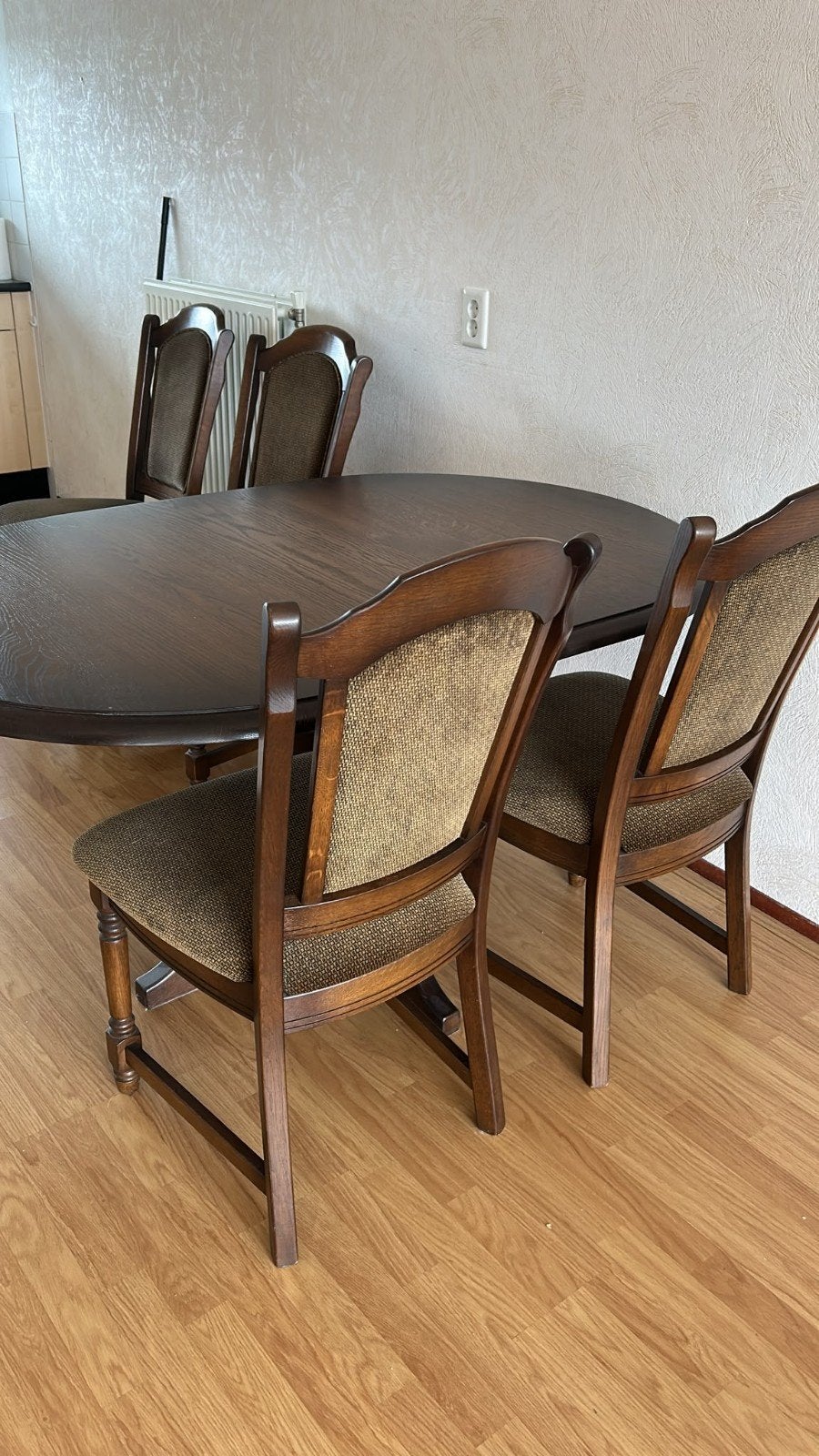 eettafel met stoelem, Ophalen