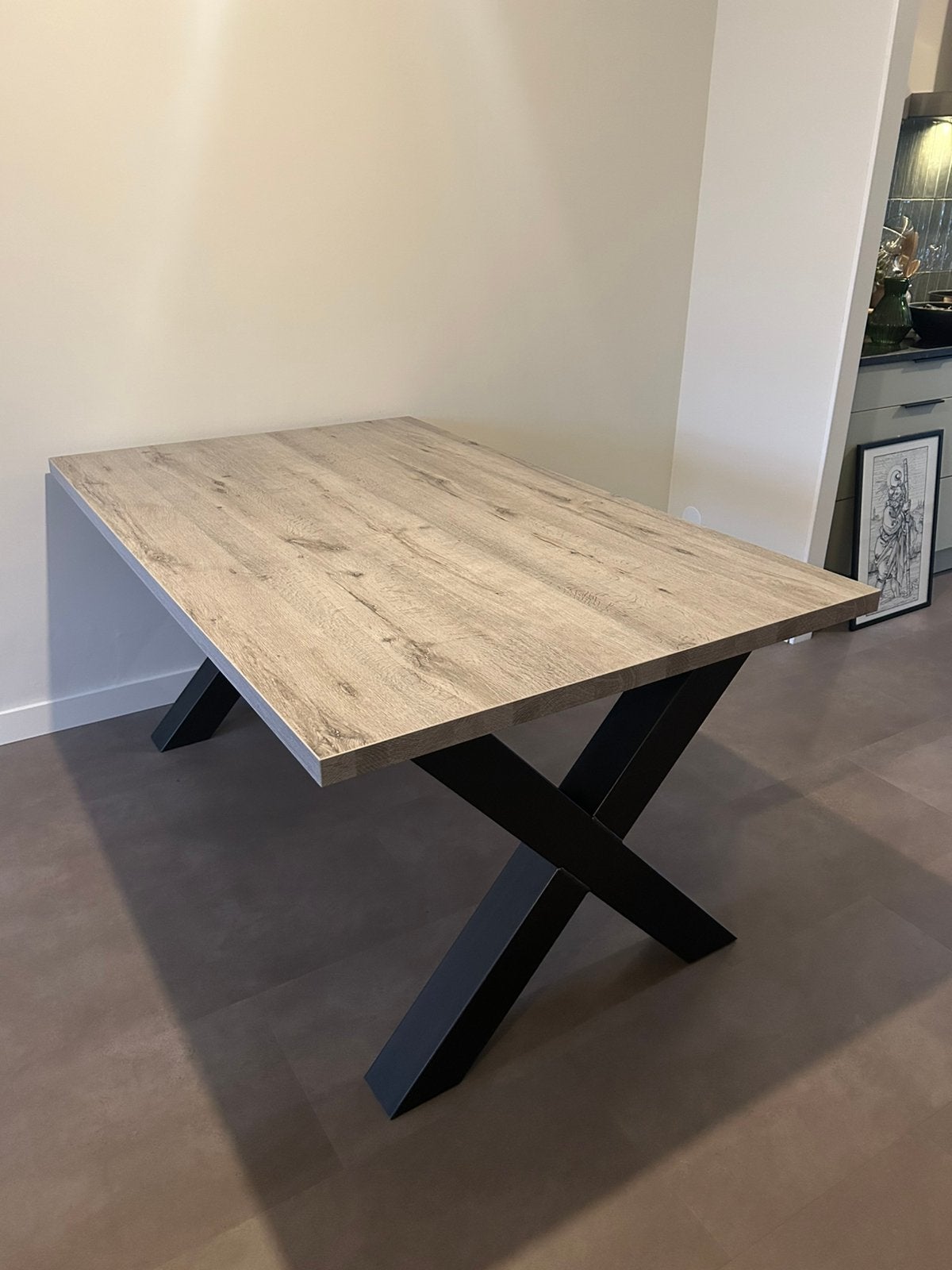 Houten eettafel in grijstint met kruispoot van staal, 180cm, Ophalen, Modern, industrieel, 50 tot 100 cm, Zo goed als nieuw