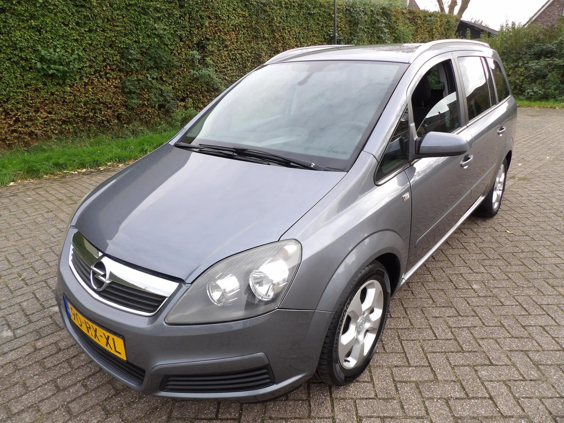 Opel Zafira 2.2 Cosmo airco 7 perzoonen, Auto's, Voorwielaandrijving, Gebruikt, 4 cilinders, 150 pk