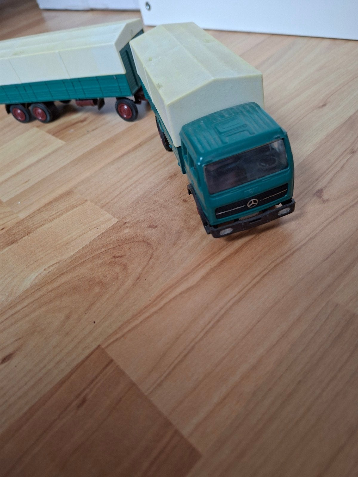 Model vrachtwagen Mercedes met aanhanger NZG Modelle 146, Ophalen of Verzenden, Gebruikt
