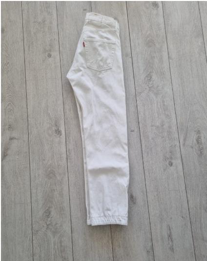 Authentic white Levi's, Wit, Overige jeansmaten, Ophalen of Verzenden, Zo goed als nieuw