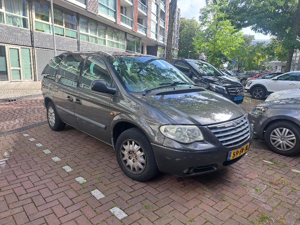Chrysler Voyager 2.4 I 2006 Bruin, Auto's, Chrysler, Voorwielaandrijving, 450 kg, 4 cilinders, Bruin