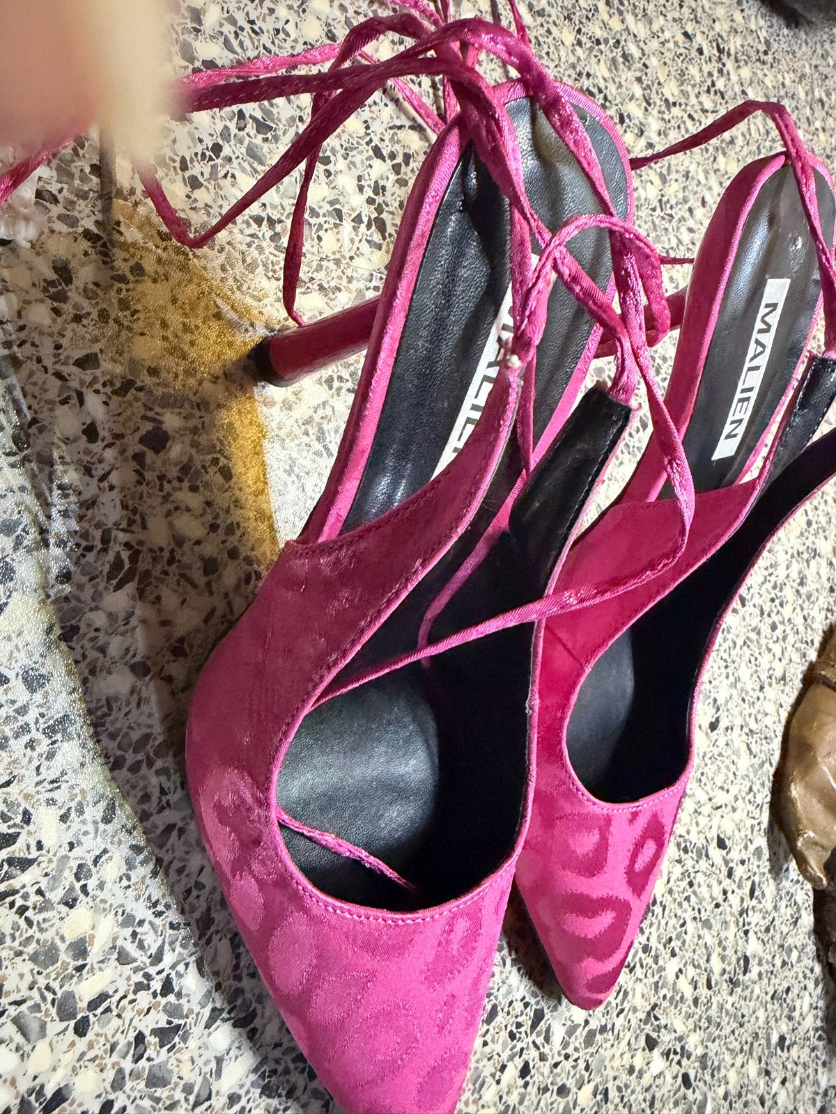 Roze Malien pumps met hoge hak en enkelbandjes, Nieuw, Ophalen of Verzenden, Schoenen met hoge hakken, Roze