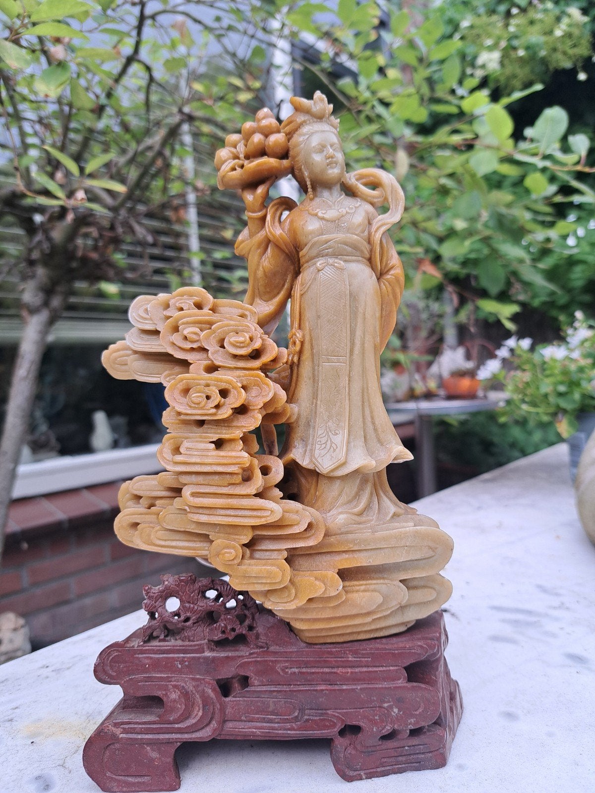 Guanyin met mand  speksteen, Antiek en Kunst, Ophalen of Verzenden