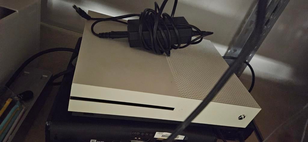Xbox One S (zonder controller), Spelcomputers en Games, Spelcomputers | Xbox One, Gebruikt, Xbox One S, 500 GB, Zonder controller