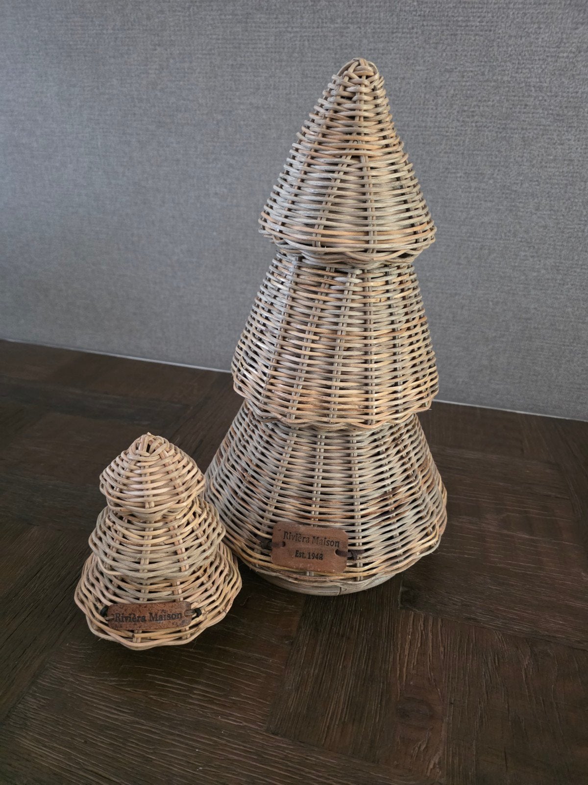 2 riviera maison kerstbomen van rattan, Ophalen