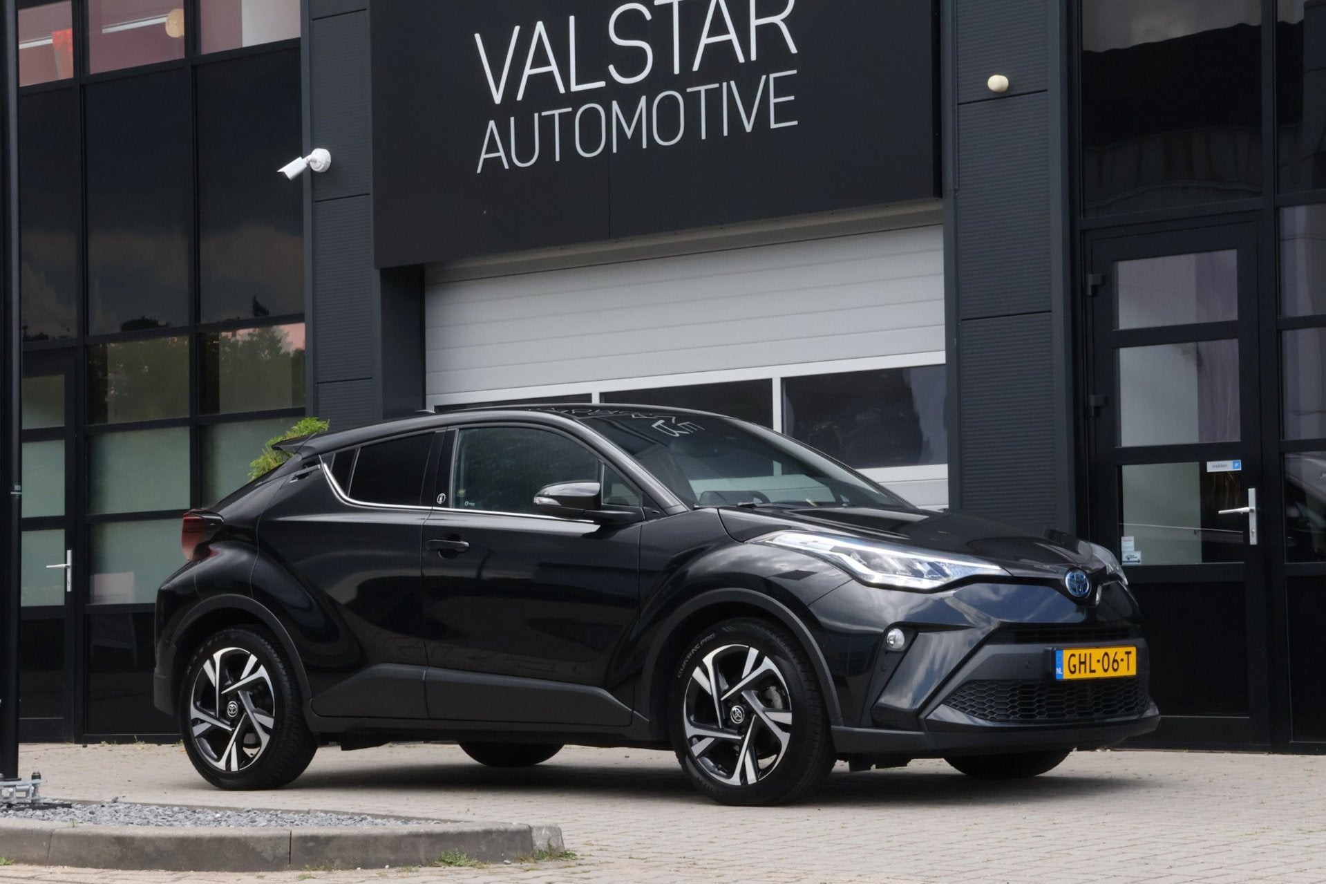 Toyota C-HR 2.0 Hybrid Dynamic| LED| Stoel-stuurverwarming |, Stof, Euro 6, 4 cilinders, Zwart