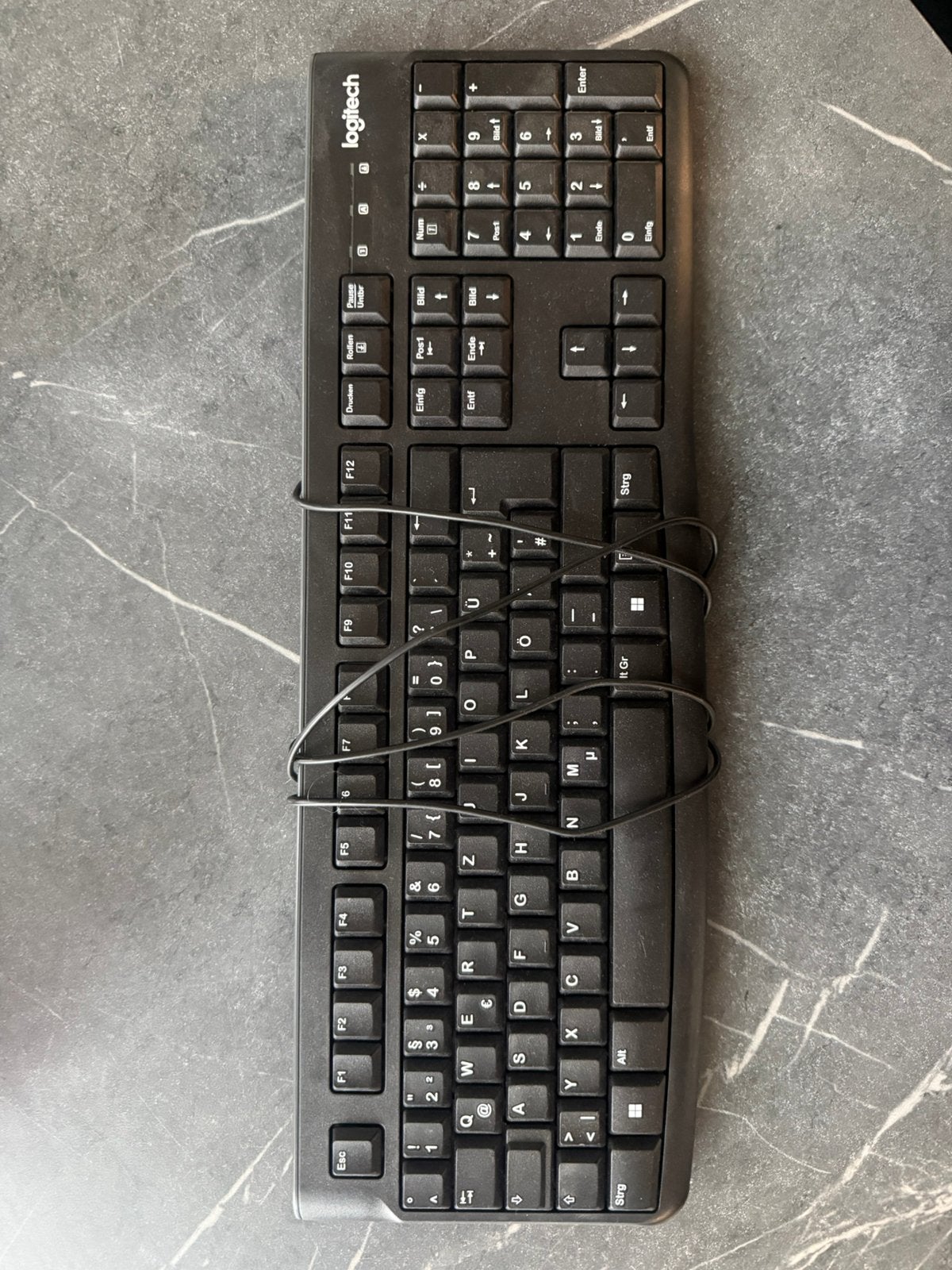 German Keyboard With Usb cable Logitech, Ophalen of Verzenden, Zo goed als nieuw