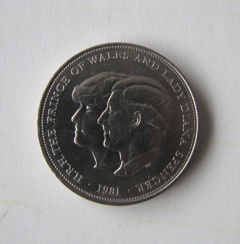 Herdenkingskroonmunt Prins Charles & Lady Diana 1981, Postzegels en Munten, Munten | Europa | Niet-Euromunten, Ophalen of Verzenden