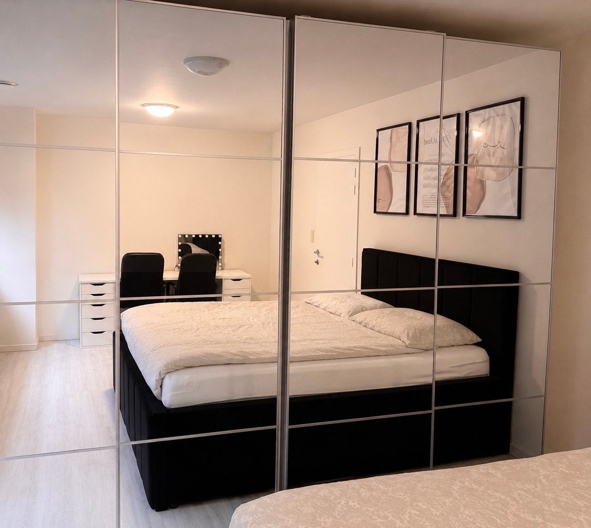 Ikea Pax Kast 400cm met verlichting, spiegelschuifdeuren, Ophalen, 200 cm of meer, Zo goed als nieuw, Met deur(en)