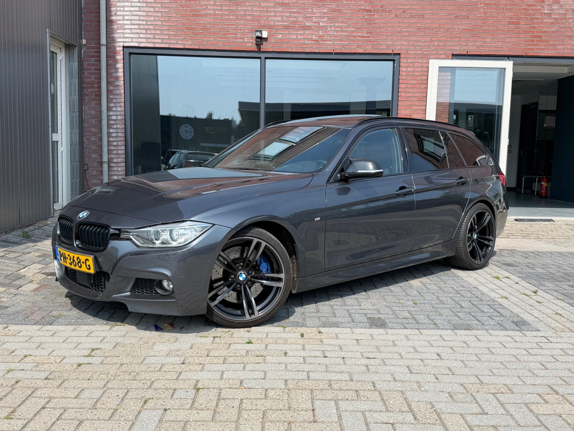 BMW 3-serie Touring 335i xDrive High Executive | Pano | Memo, Auto's, Leder, Vierwielaandrijving, 93 €/maand, Automatische klimaatregeling
