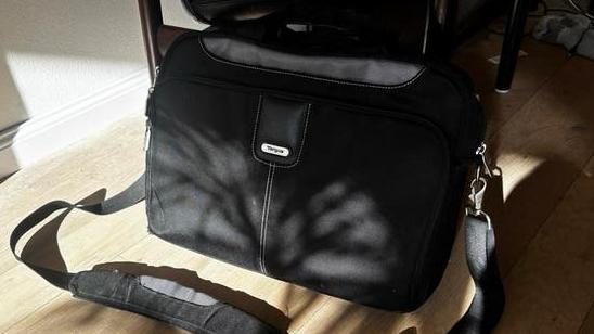 Laptoptas - Zwart, voor 15,6 inch laptop, Ophalen, Gebruikt, Gevoerd laptopvak, Aktetas