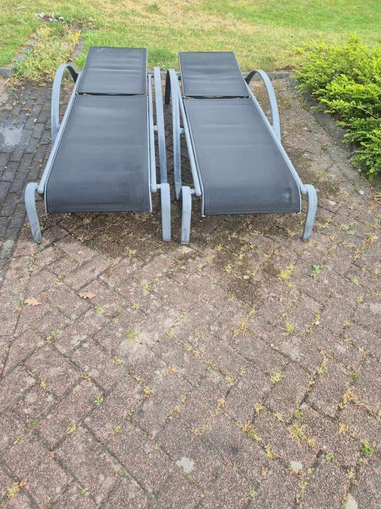 2 ligbedden, Tuin en Terras, Ligbedden, Ophalen of Verzenden, Gebruikt, Aluminium, Verstelbaar