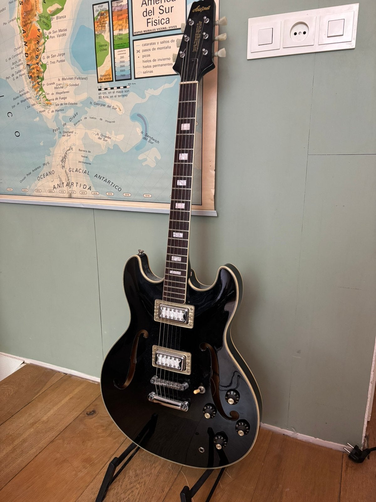 Aria Pro II ES 200 Japan hollow body  met Gretch filtertrons, Muziek en Instrumenten, Ophalen of Verzenden, Hollow body, Overige merken