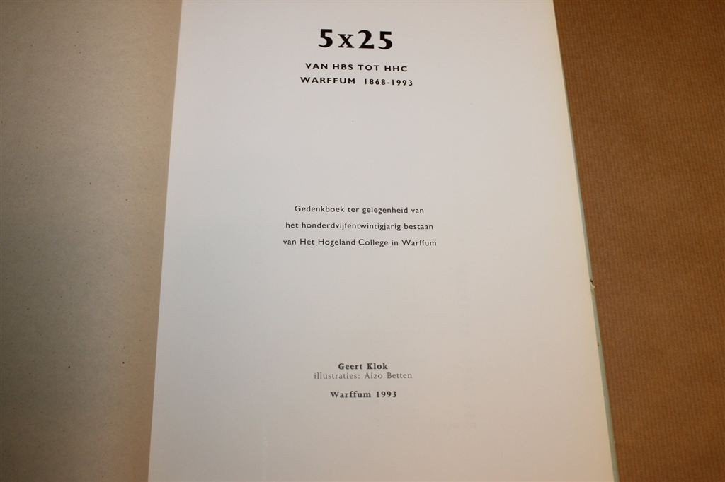 5 x 25 — Gedenkboek HHC Warffum 1868-1993, Boeken, Ophalen of Verzenden, Gelezen