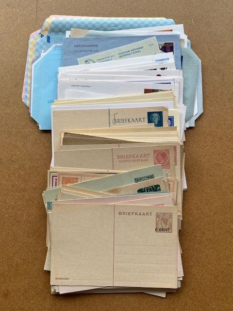 137 BLANCO POSTWAARDESTUKKEN NEDERLAND, Verzenden, Envelop